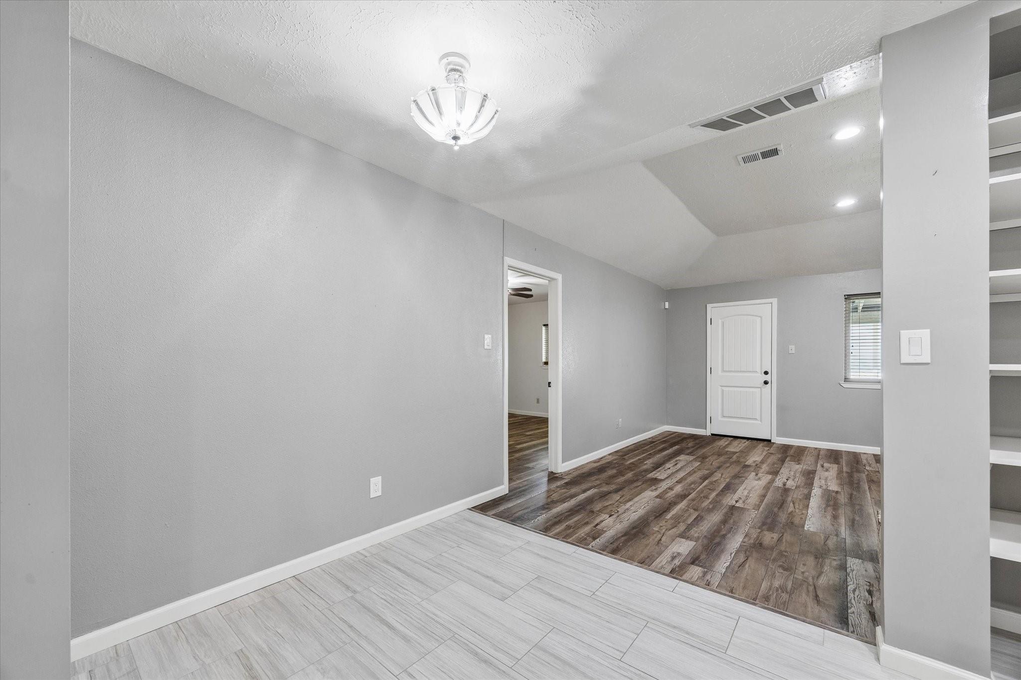 24034 Griffin House Lane