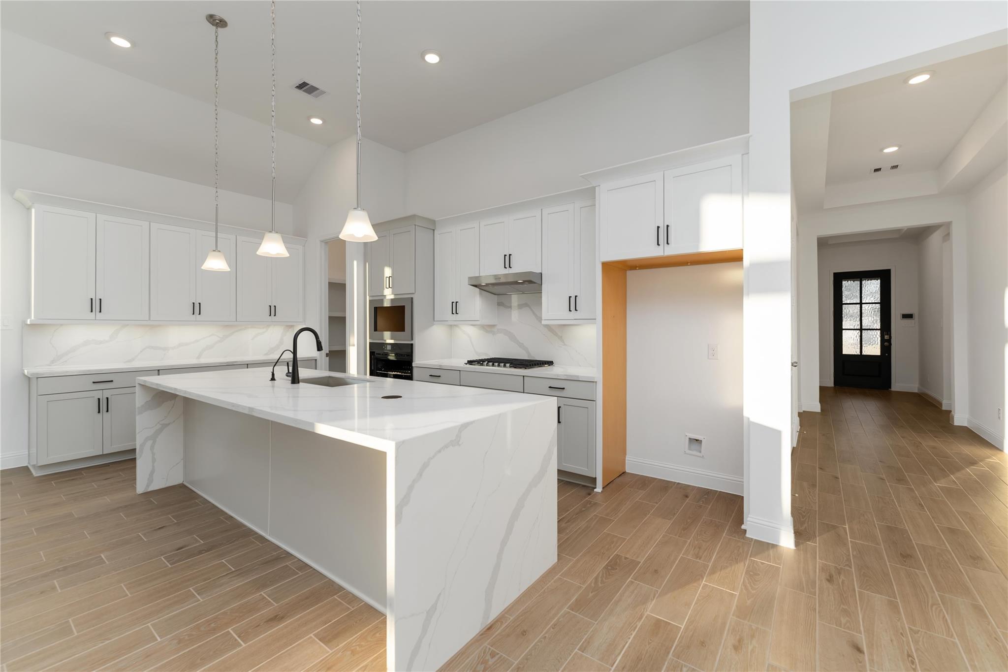 6226 Lost Ridge Lane