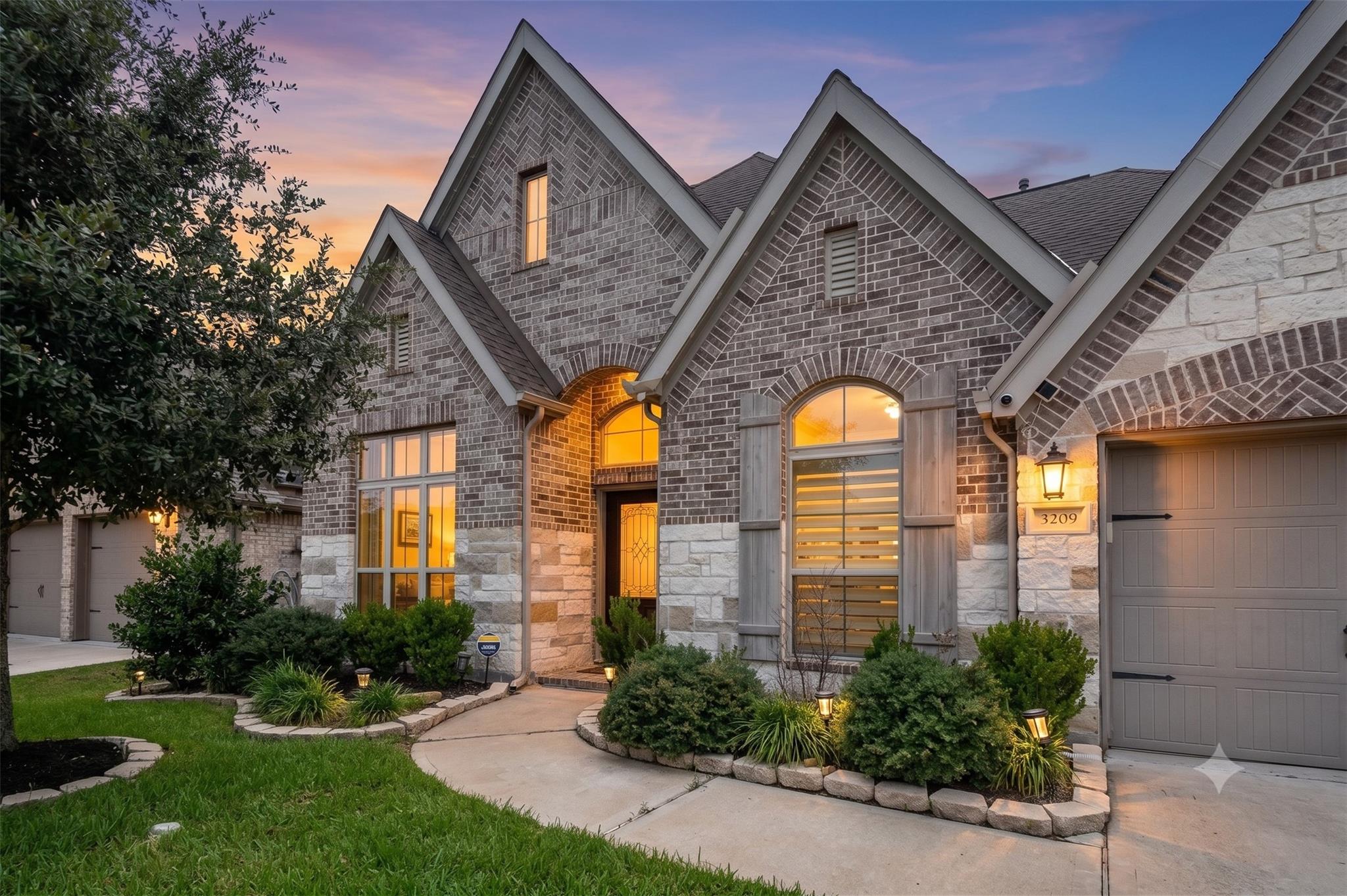 3209 Iris Trail Lane