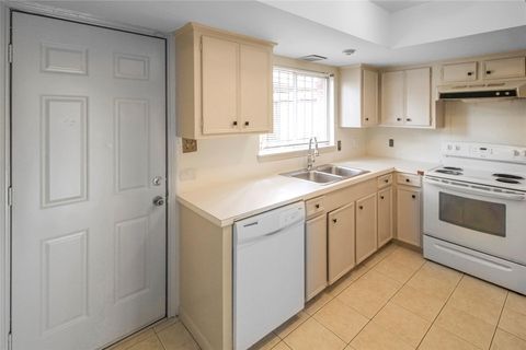 Tiny photo for 821 S Ripple Creek Drive #1, Houston, TX 77057 (MLS # 95745366)