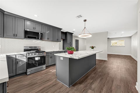 Photo of 7614 Dixie Drive, Houston, TX 77087 (MLS # 89020122)