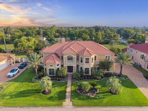 Homes For Sale - 13907 Slate Creek Lane<br/> Houston, TX 77077