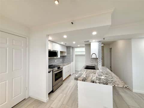 957938652