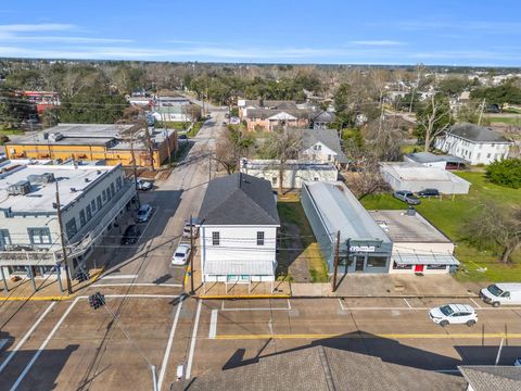 Photo of 401 E Main Street, Humble, TX 77338 (MLS # 49047266)