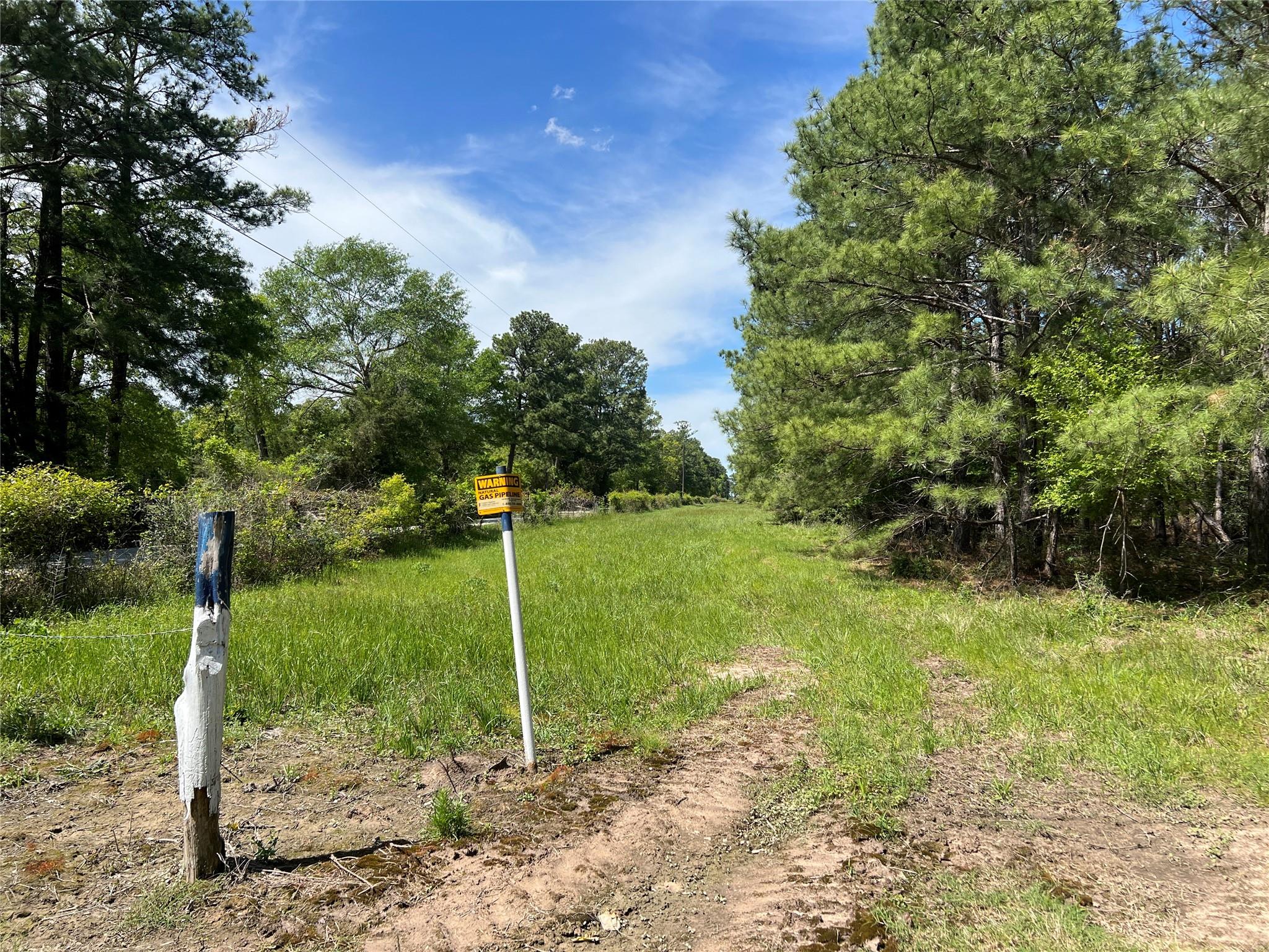 0019 English Rd Road