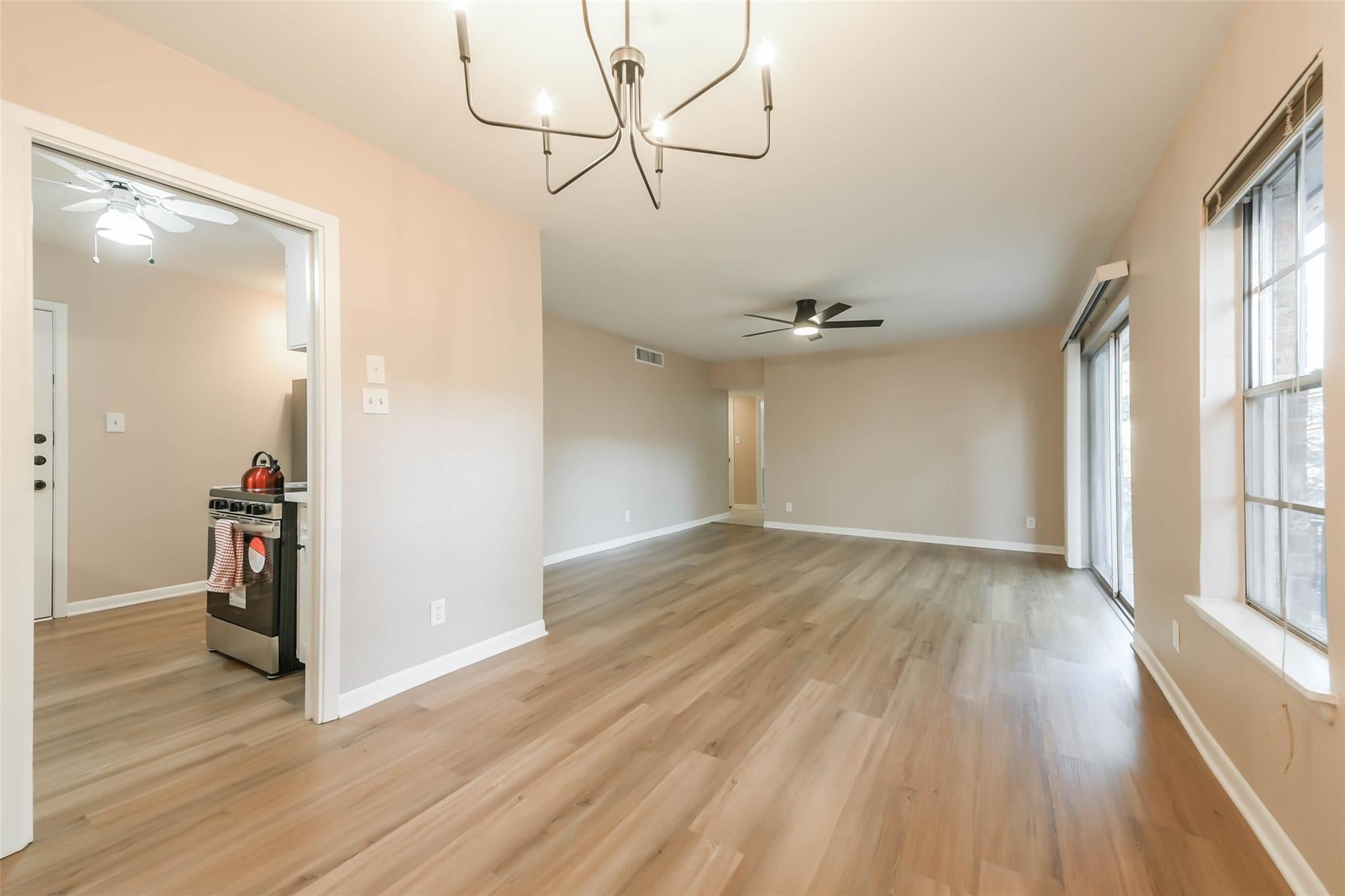 2824 Briarhurst Drive 24