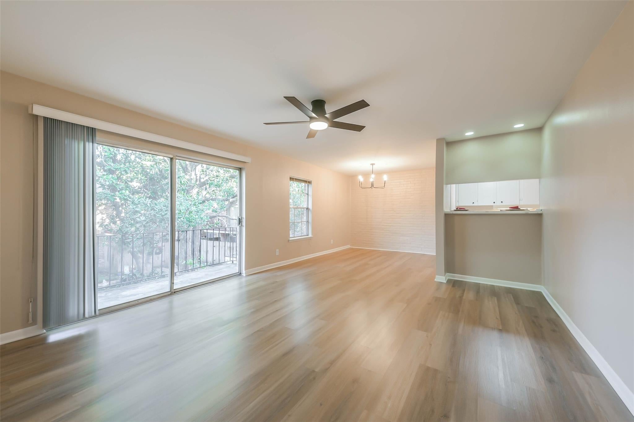 2824 Briarhurst Drive 24