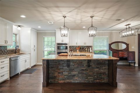 143 Linnwood Drive New Caney TX 77357