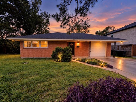 Photo of 7905 Turquoise Lane, Houston, TX 77055 (MLS # 59879000)