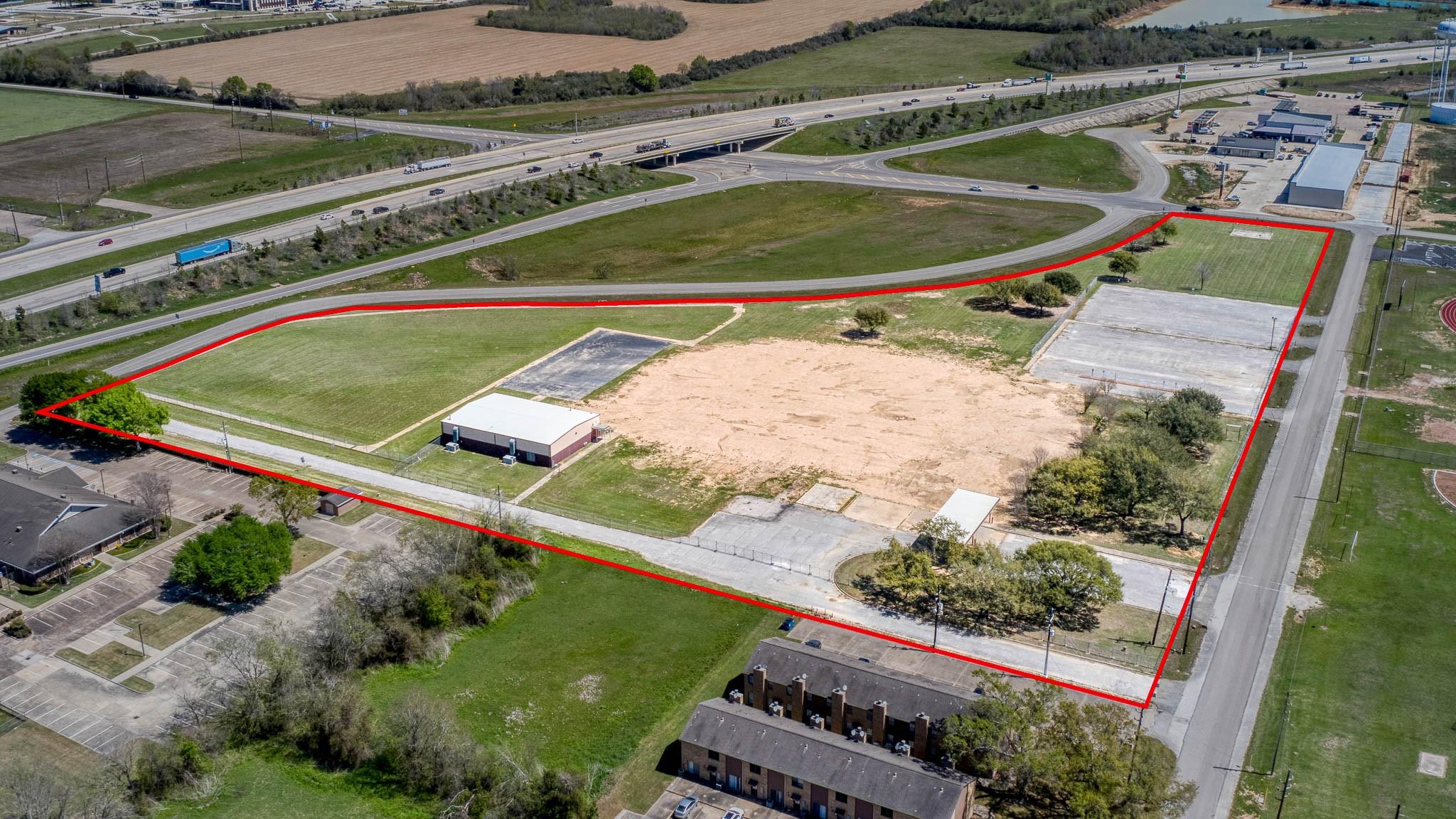 10.9 AC Fields Store At Hwy 290 Road