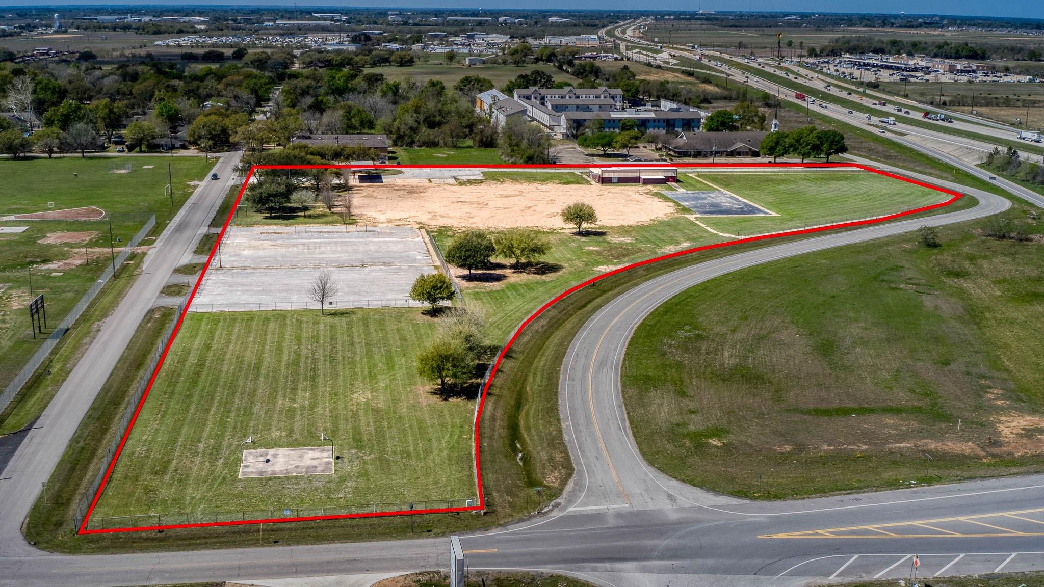 10.9 AC Fields Store At Hwy 290 Road