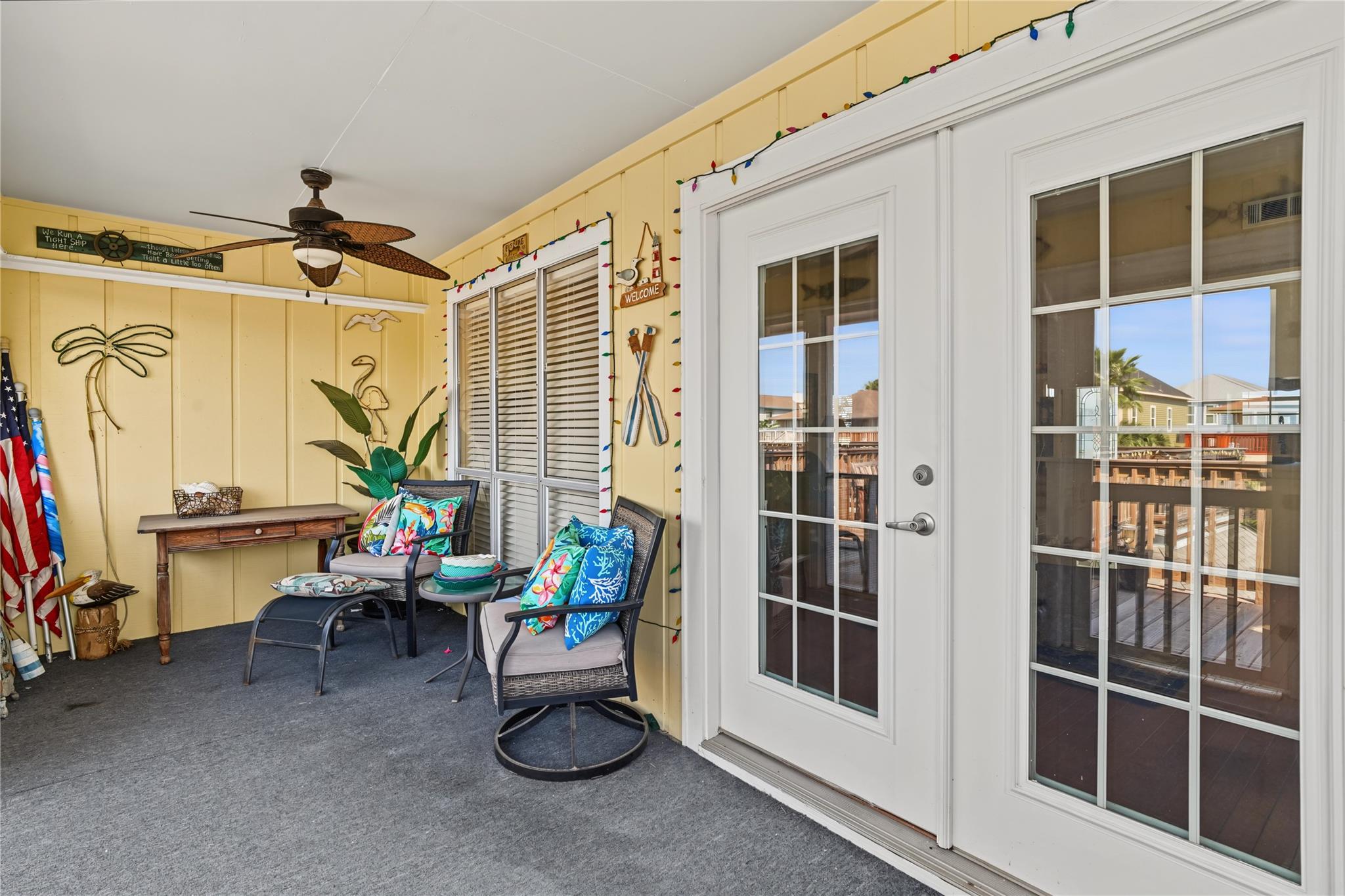1 N Pelican Street