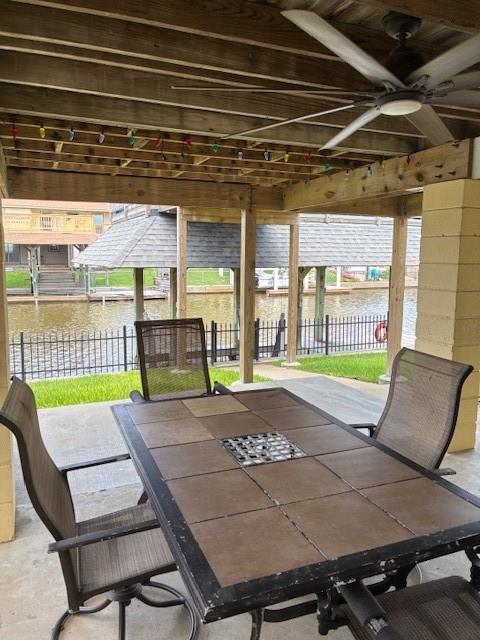 1 N Pelican Street