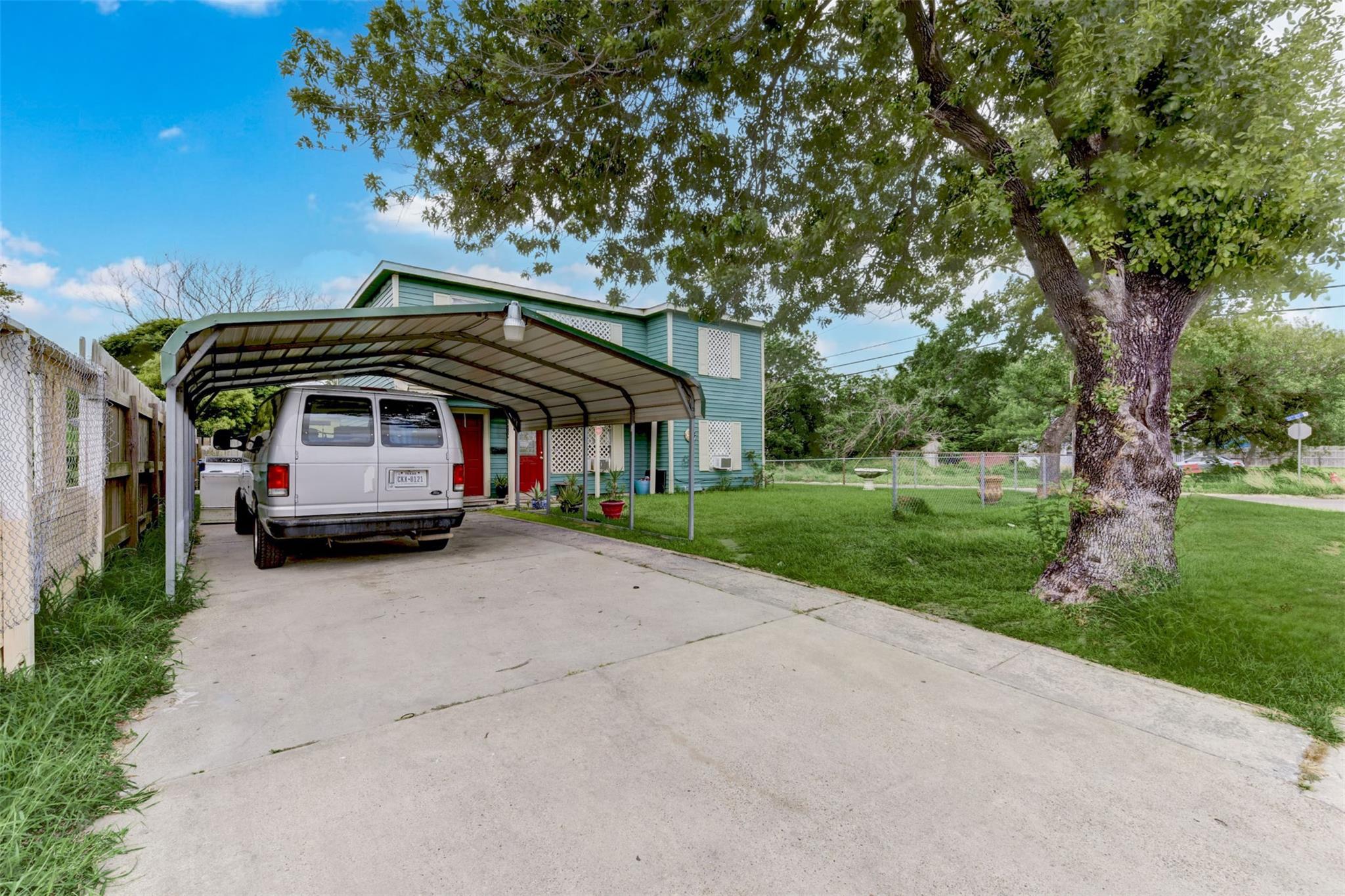 1202 Hunter Drive