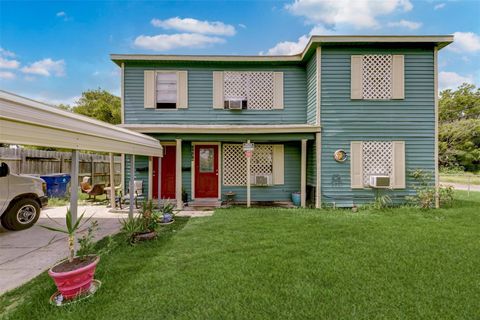 Photo of 1202 Hunter Drive, Texas City, TX 77590 (MLS # 34175813)