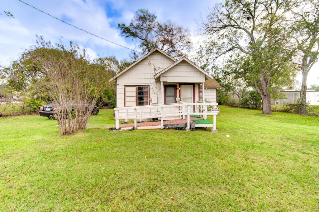 Photo of 8109 Main Street, Fulshear, TX 77441 (MLS # 39098834)