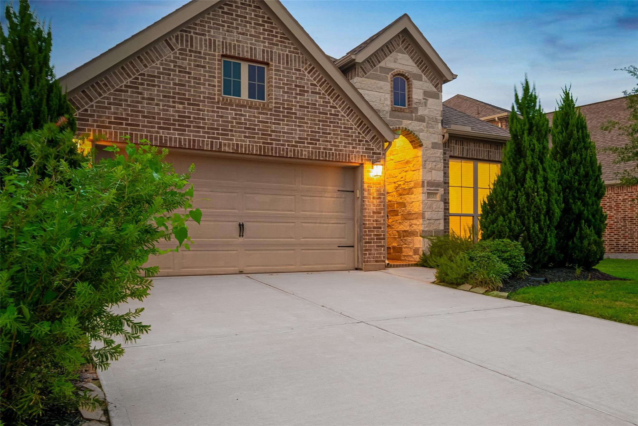2727 Lemongrass Breeze Lane