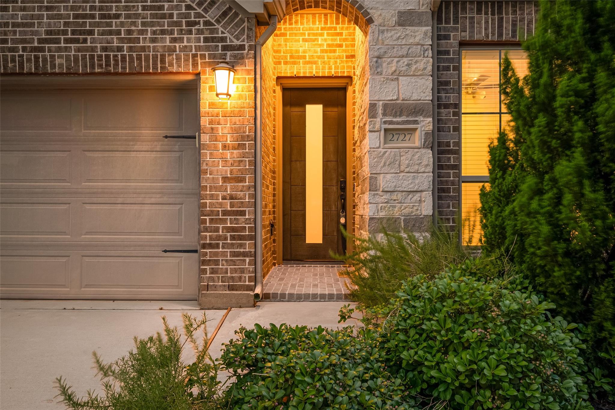 2727 Lemongrass Breeze Lane