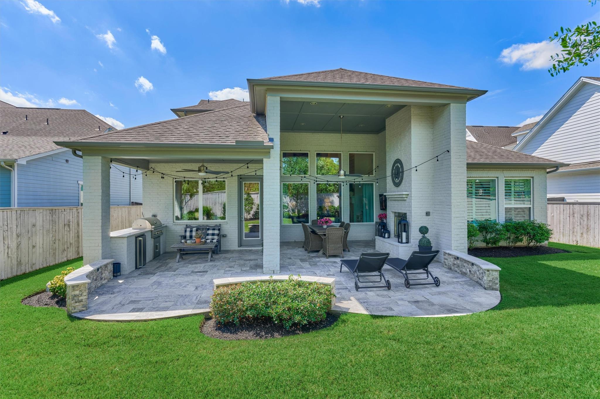 The Woodlands, Texas, 77389, United States, 5 Bedrooms Bedrooms, ,5 BathroomsBathrooms,Residential,Pending,2041474