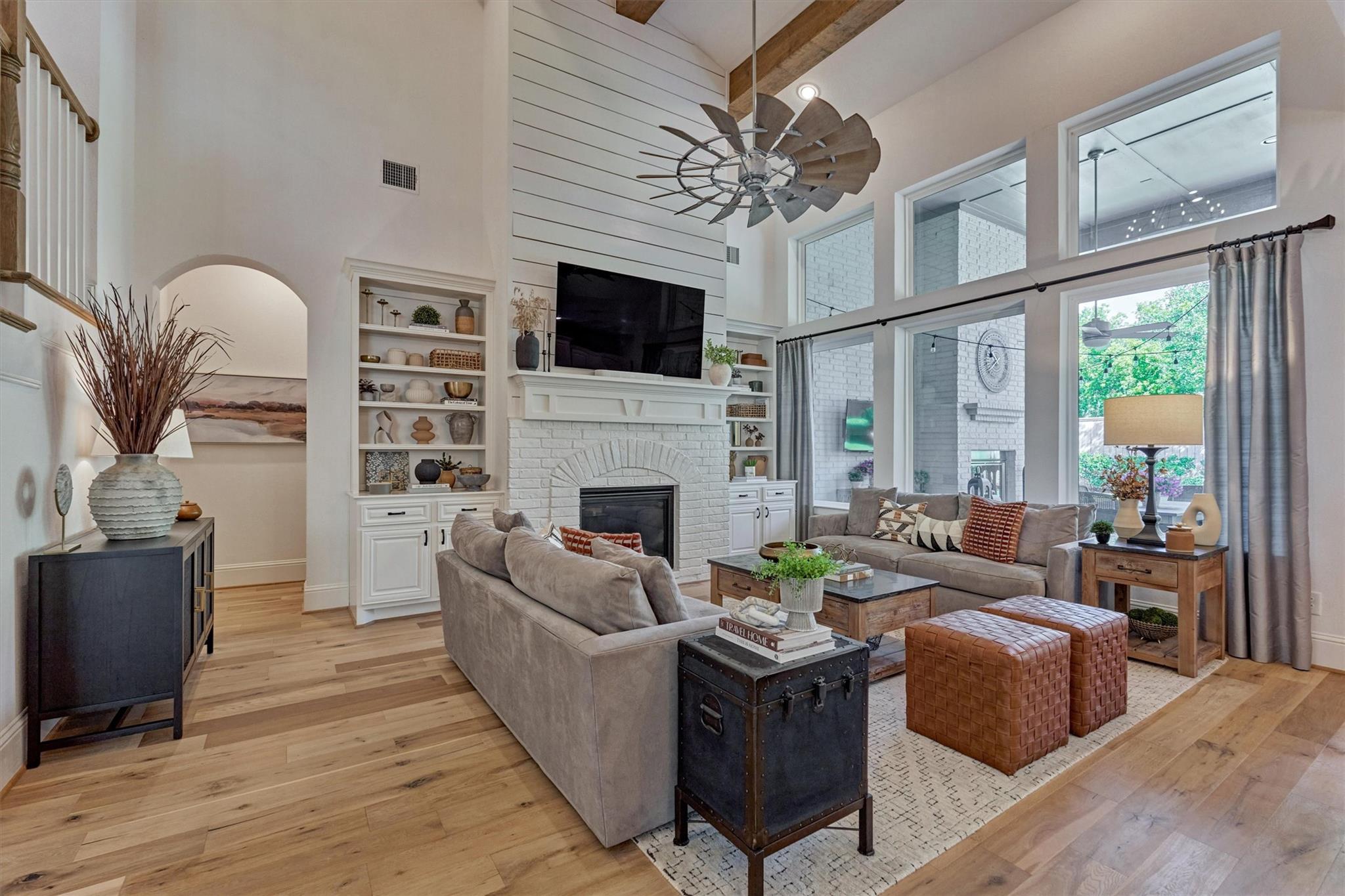 The Woodlands, Texas, 77389, United States, 5 Bedrooms Bedrooms, ,5 BathroomsBathrooms,Residential,Pending,2041474