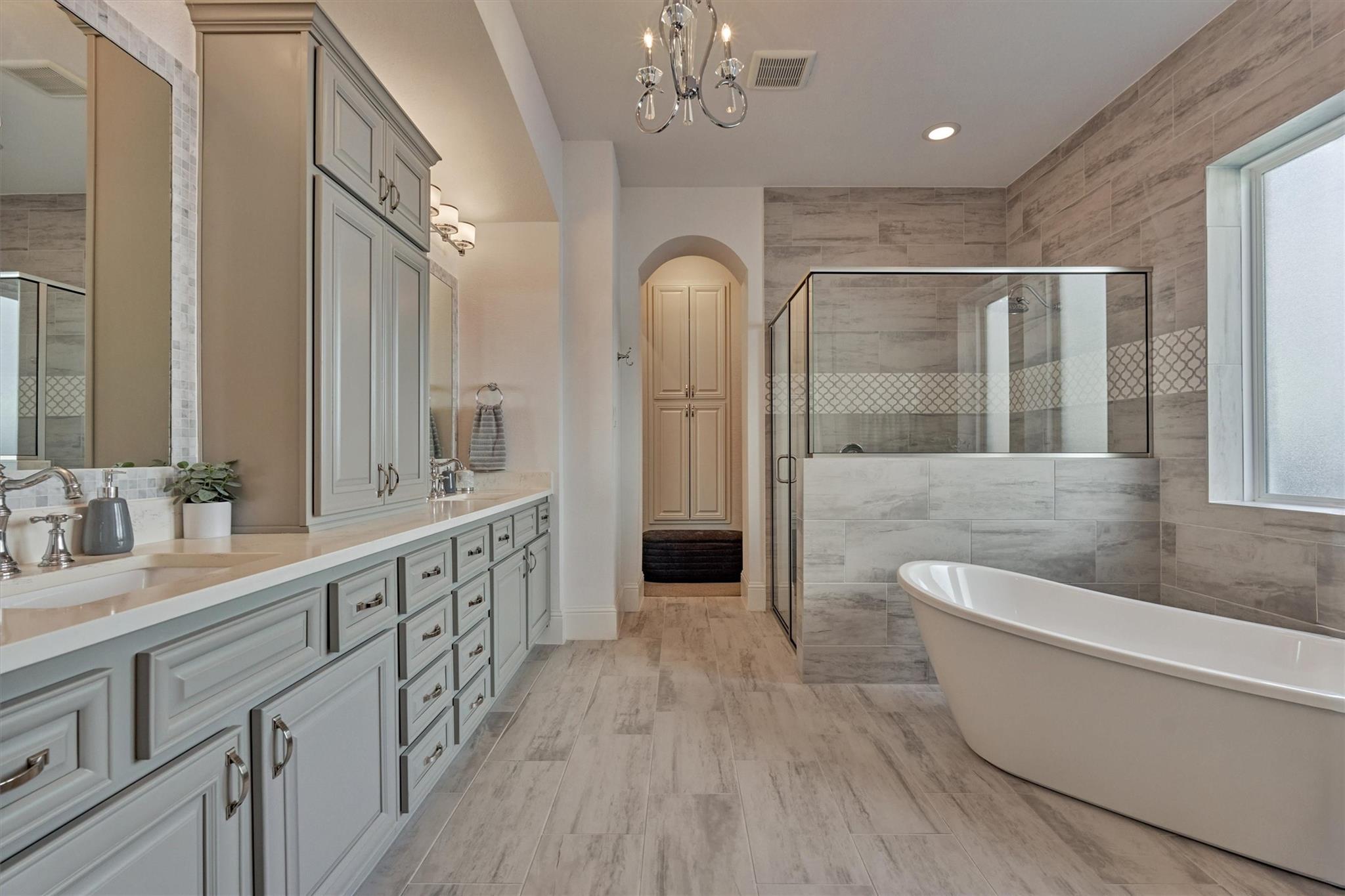 The Woodlands, Texas, 77389, United States, 5 Bedrooms Bedrooms, ,5 BathroomsBathrooms,Residential,Pending,2041474