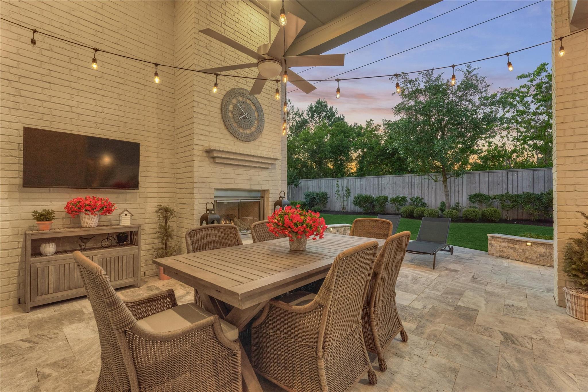 The Woodlands, Texas, 77389, United States, 5 Bedrooms Bedrooms, ,5 BathroomsBathrooms,Residential,Pending,2041474