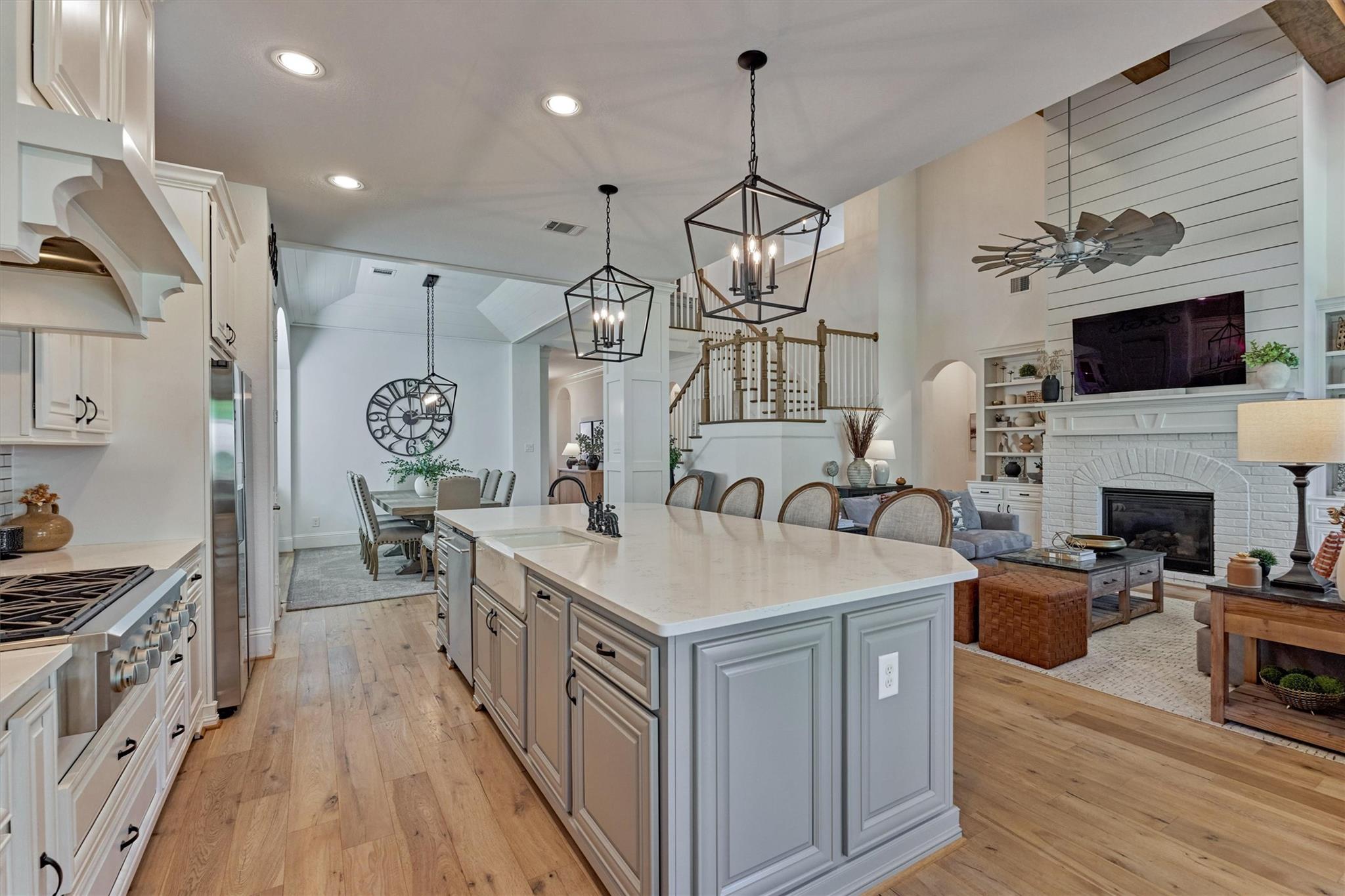 The Woodlands, Texas, 77389, United States, 5 Bedrooms Bedrooms, ,5 BathroomsBathrooms,Residential,Pending,2041474