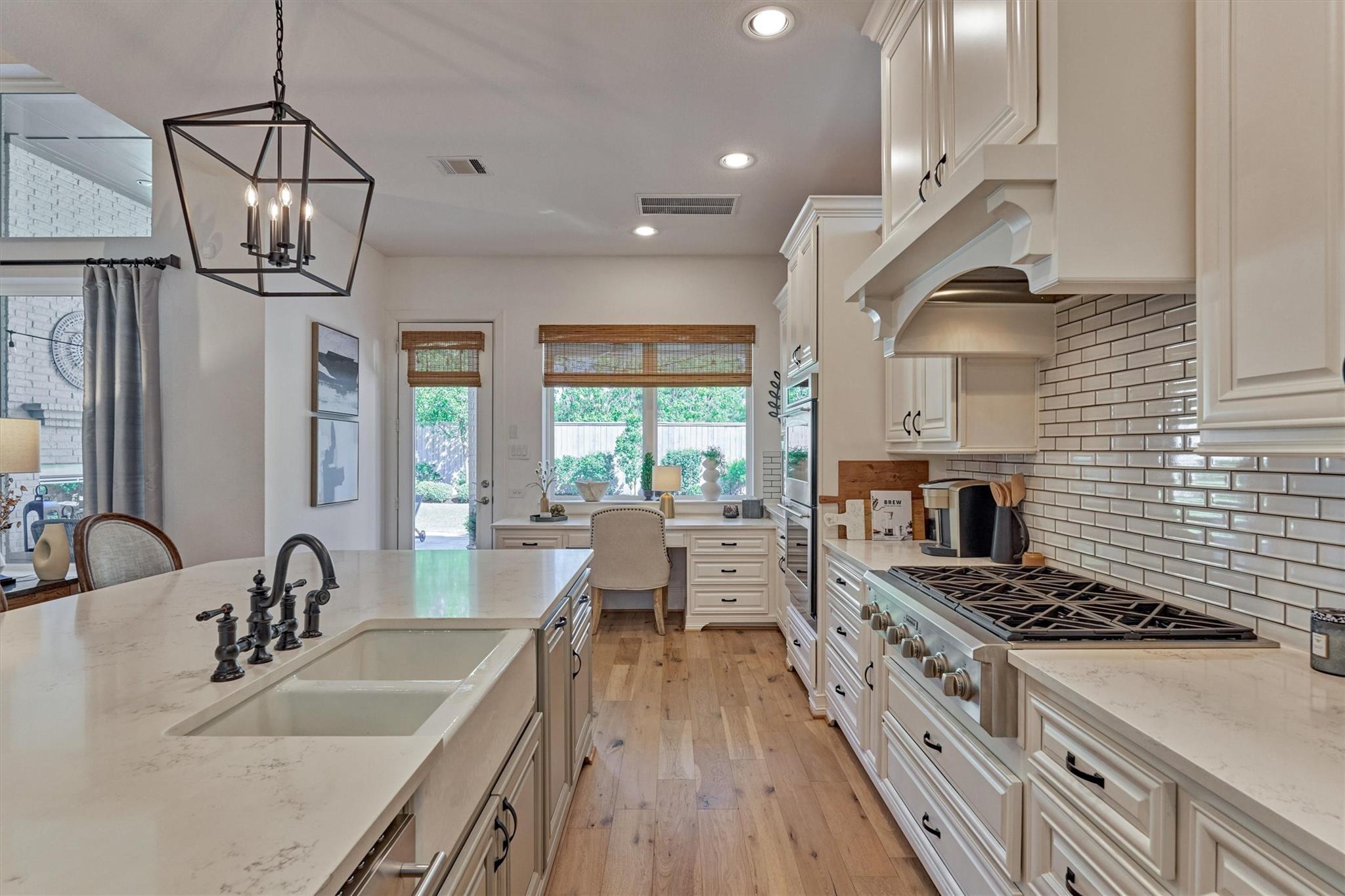 The Woodlands, Texas, 77389, United States, 5 Bedrooms Bedrooms, ,5 BathroomsBathrooms,Residential,Pending,2041474