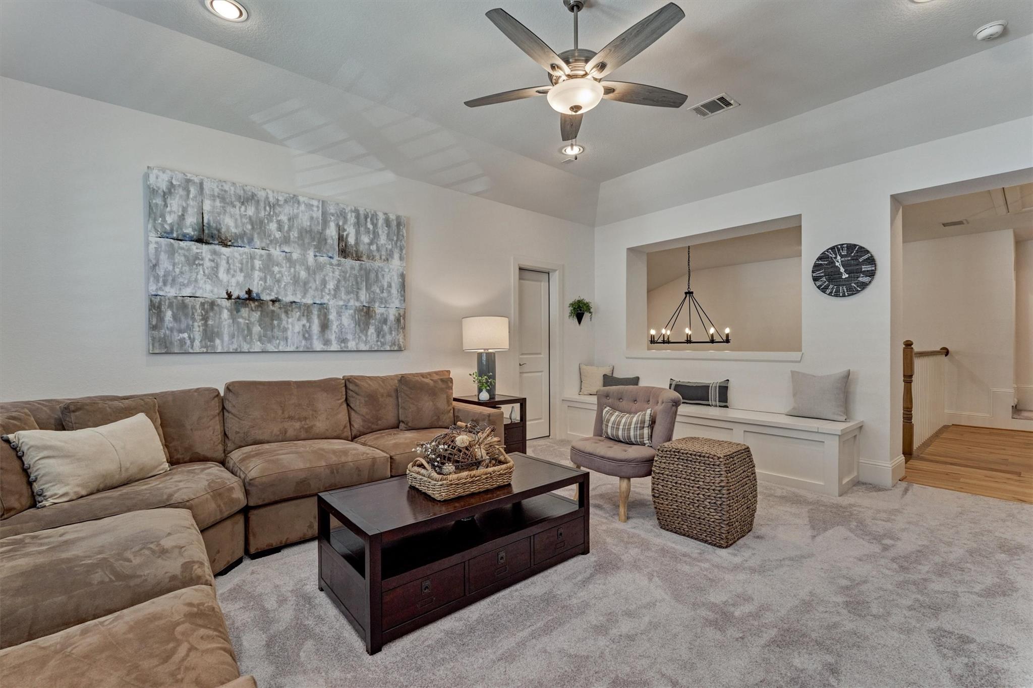 The Woodlands, Texas, 77389, United States, 5 Bedrooms Bedrooms, ,5 BathroomsBathrooms,Residential,Pending,2041474