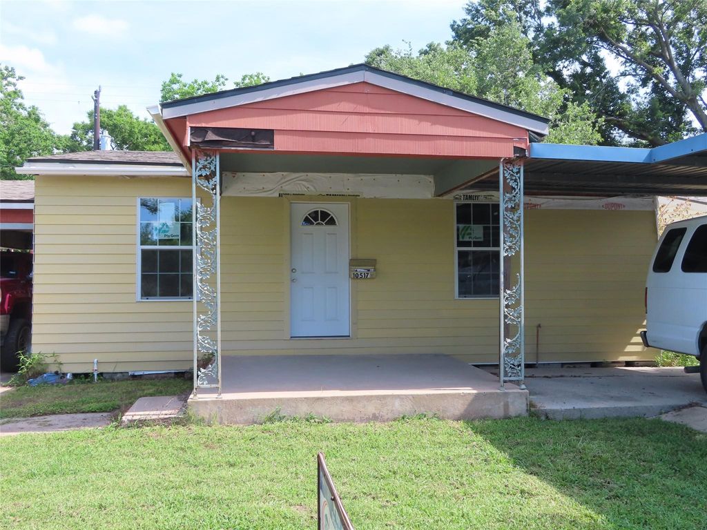 Photo of 10517 Palestine Street, Houston, TX 77029 (MLS # 12003153)