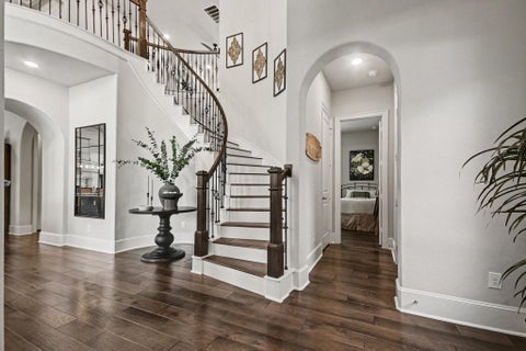 Photo of 641 Kickapoo Court, Webster, TX 77598 (MLS # 10981741)