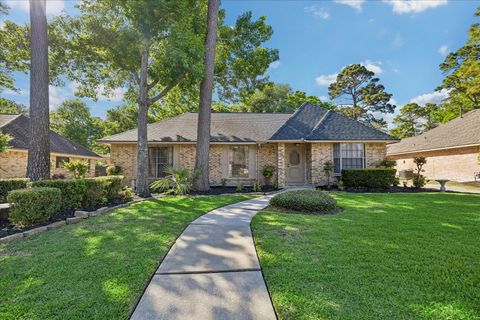 Photo of 3903 Valley Haven Drive, Houston, TX 77339 (MLS # 80992186)