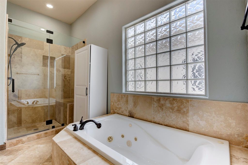 Photo of 1426 W 21st Street #A, Houston, TX 77008 (MLS # 81097107)