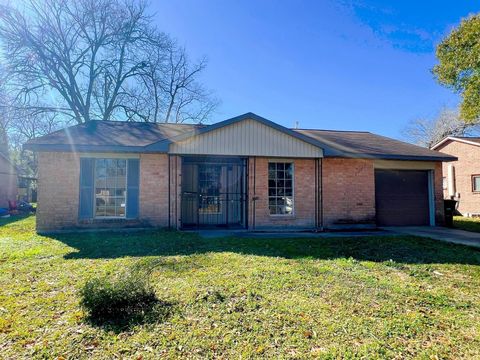 Photo of 5725 Melanite Avenue, Houston, TX 77053 (MLS # 24796267)