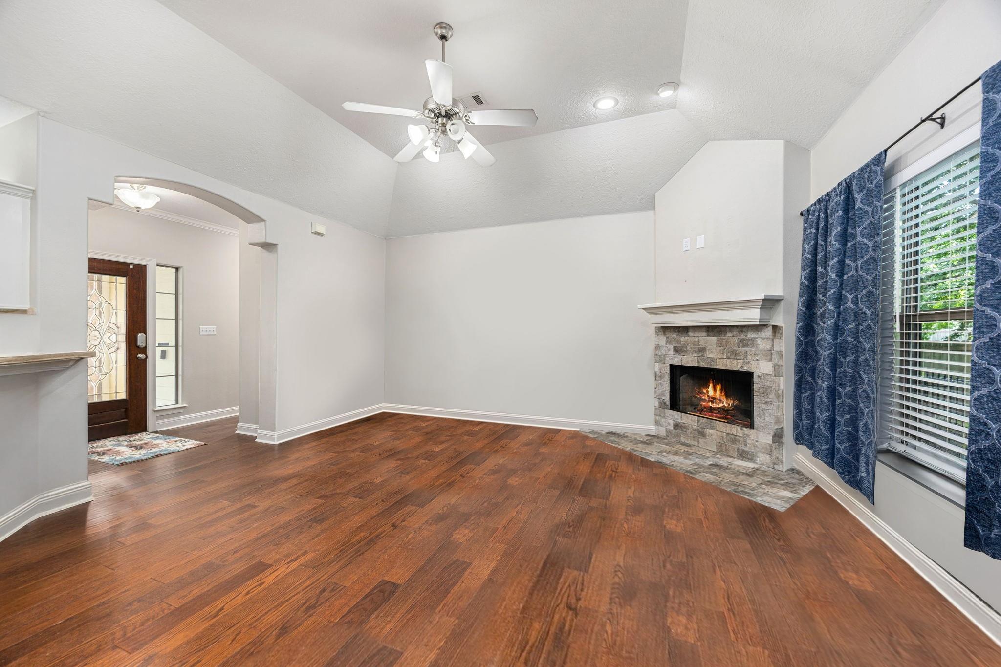 3803 Autumn Wood