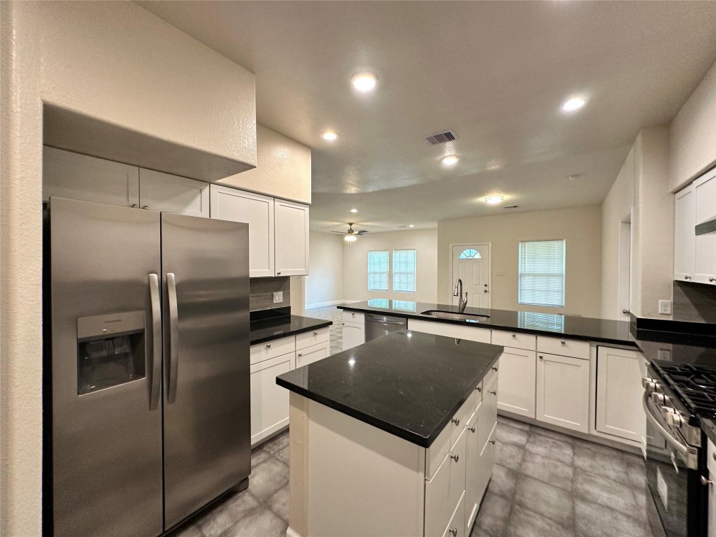 Photo of 304 Armstrong Street, Houston, TX 77029 (MLS # 61324436)