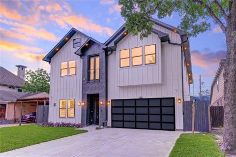 Photo of 1721 Du Barry Lane, Houston, TX 77018 (MLS # 19518493)