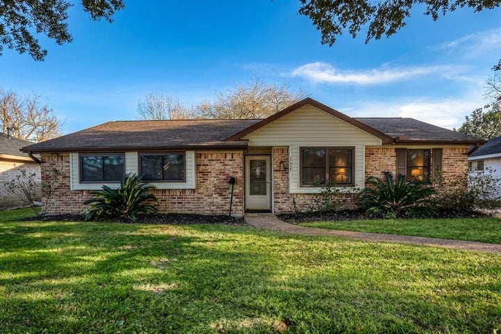 Photo 1 of 9 — 11010 Sagecrest Lane, Houston, TX 77089