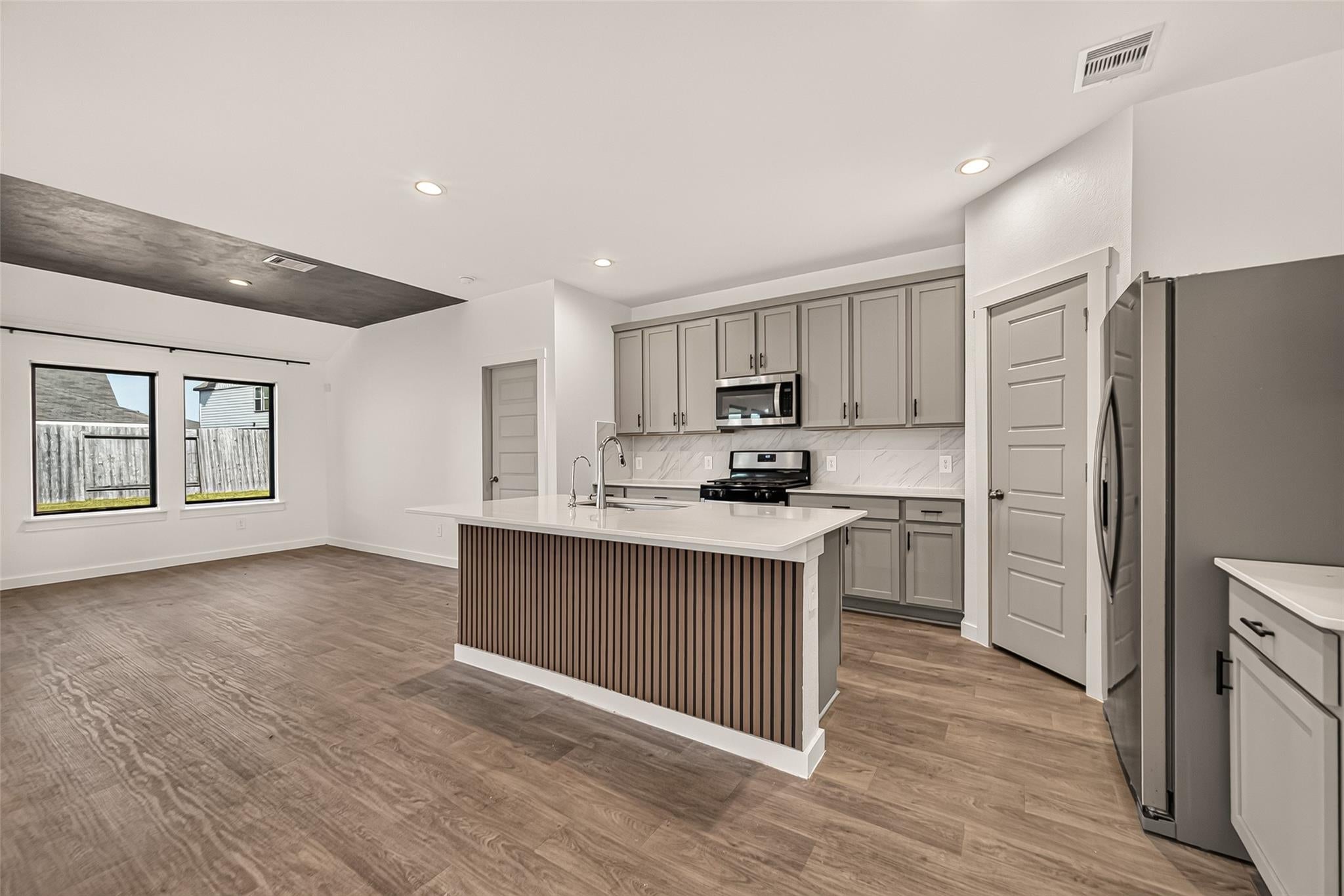 1710 Mountain Echo Drive