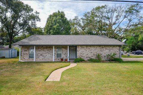 Photo of 2017 Penick Road, Waller, TX 77484 (MLS # 79562183)