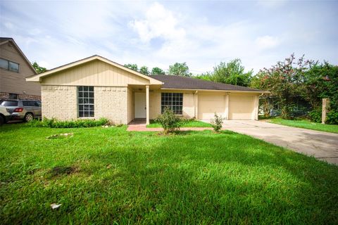Photo of 12603 Huntington Venture Drive, Houston, TX 77099 (MLS # 46908127)