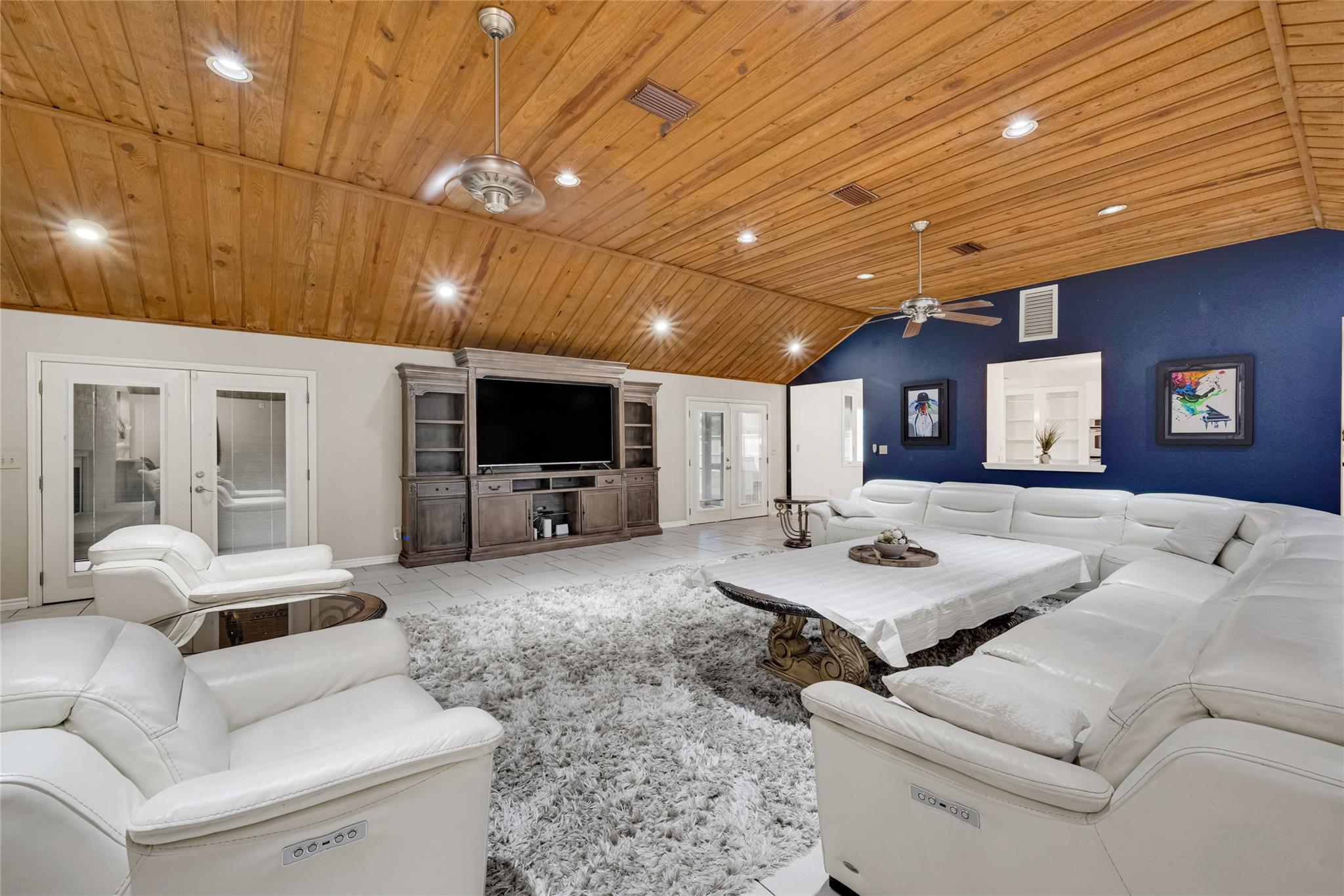 3123 Woodland Court
