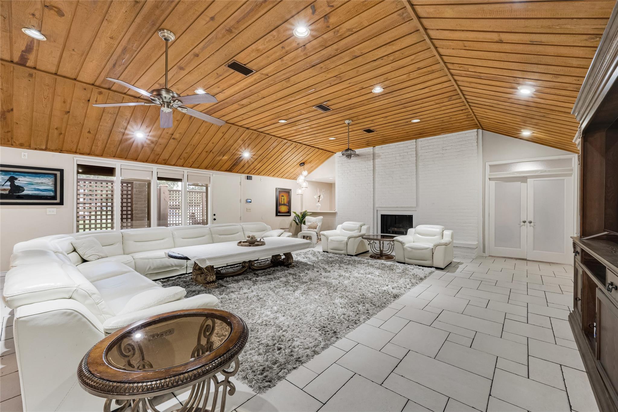 3123 Woodland Court