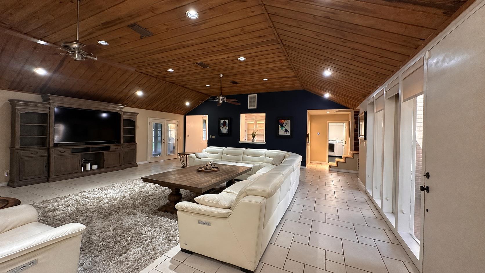 3123 Woodland Court