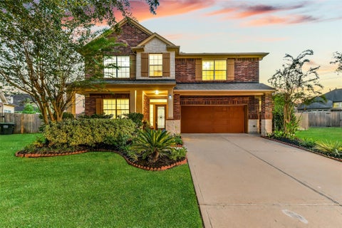 Photo of 13204 Southern Way Lane, Pearland, TX 77584 (MLS # 64896459)