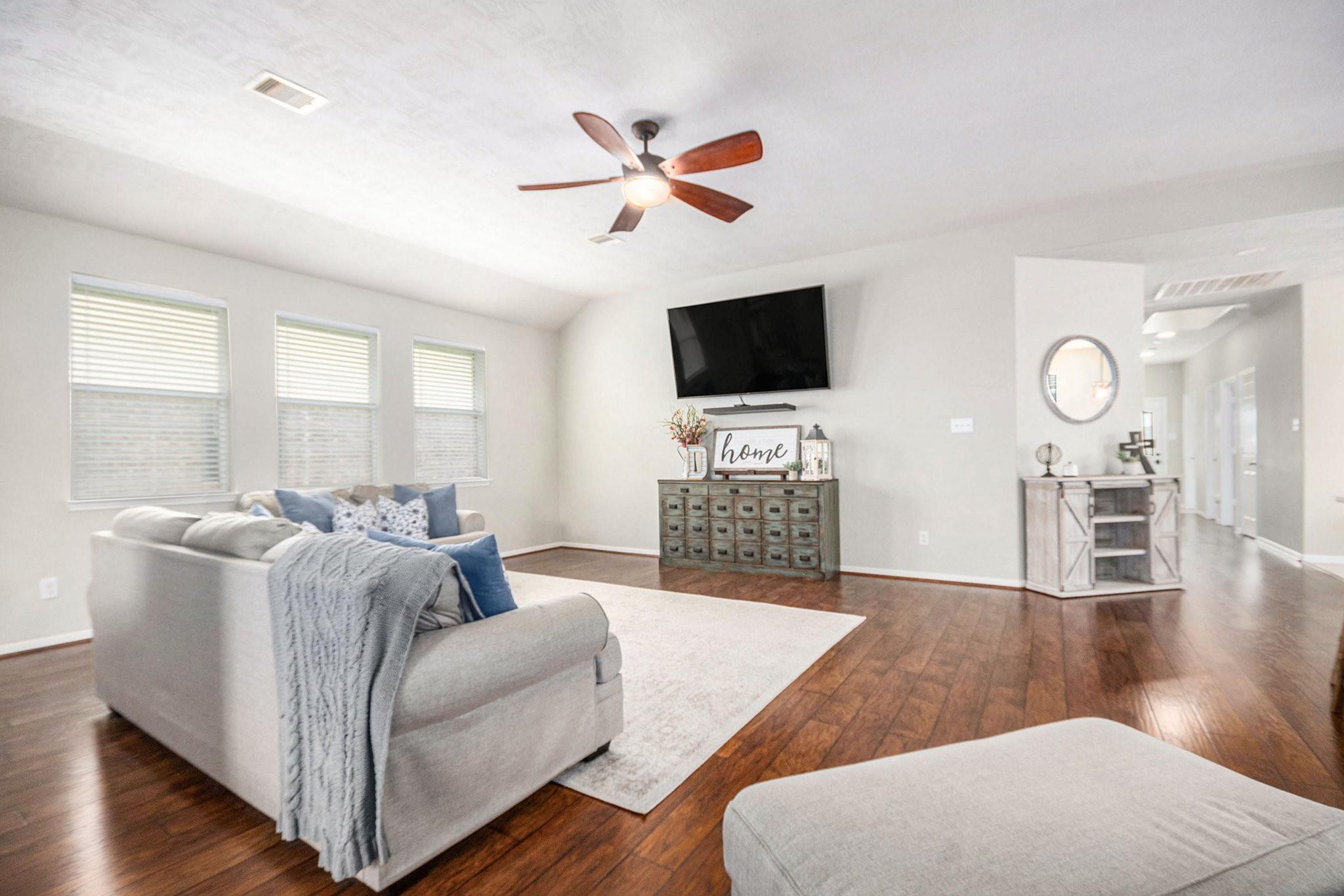 Baytown, Texas 77521, United States, 3 Bedrooms Bedrooms, ,2 BathroomsBathrooms,Residential,Active,166686