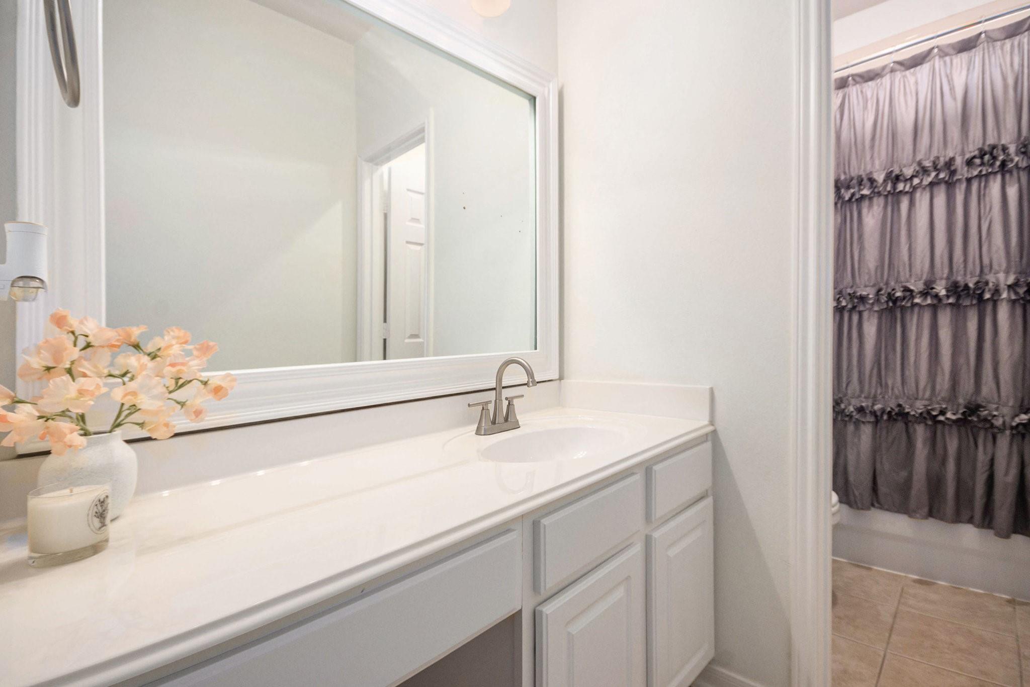 Baytown, Texas 77521, United States, 3 Bedrooms Bedrooms, ,2 BathroomsBathrooms,Residential,Active,166686