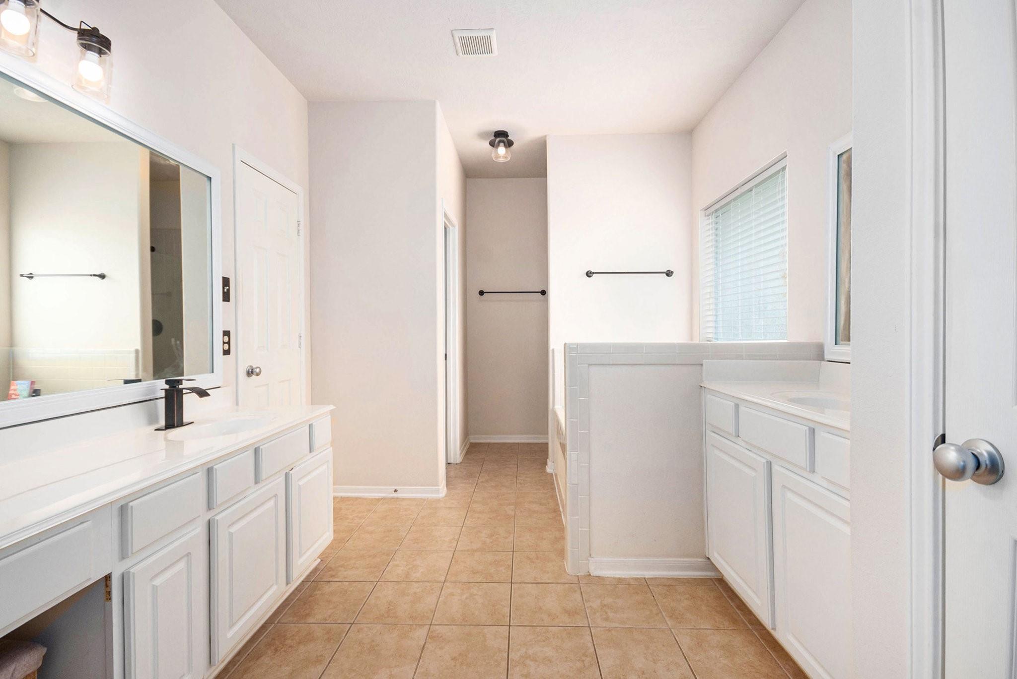 Baytown, Texas 77521, United States, 3 Bedrooms Bedrooms, ,2 BathroomsBathrooms,Residential,Active,166686