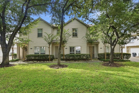 Photo of 806 W Heights Hollow Lane, Houston, TX 77007 (MLS # 73853117)