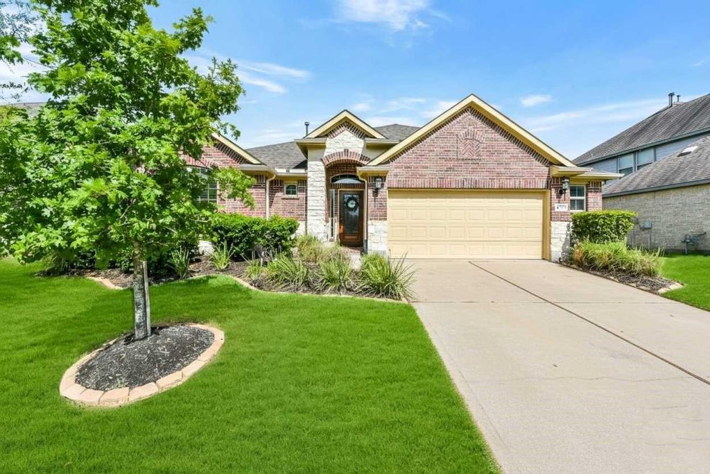 Photo of 16718 Lake Limestone Lane, Houston, TX 77044 (MLS # 44263106)